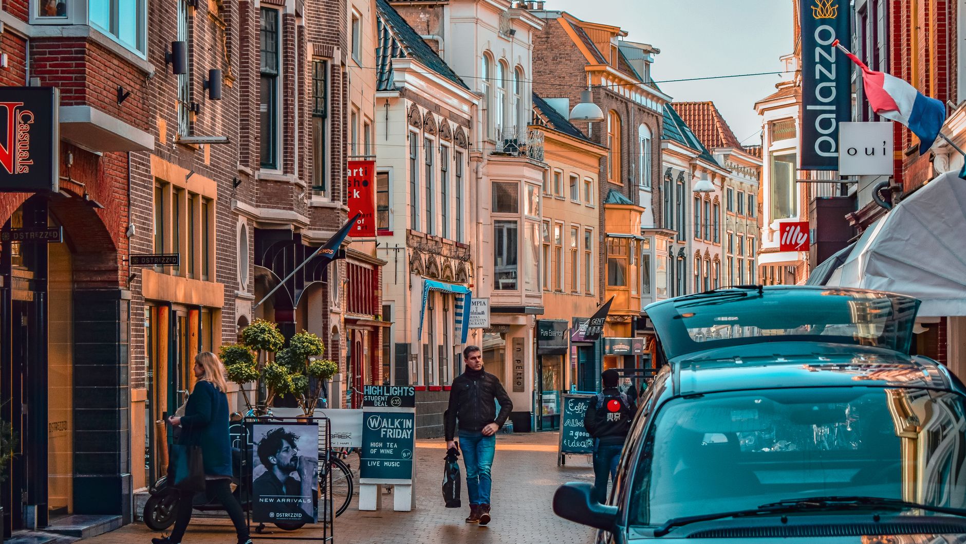 summer traffic in Groningen